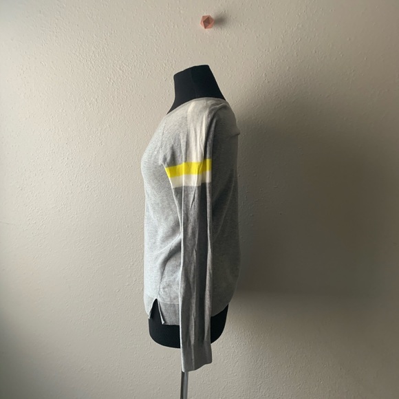 Trove Crewneck color block Sweater. Size M. - Picture 5 of 8